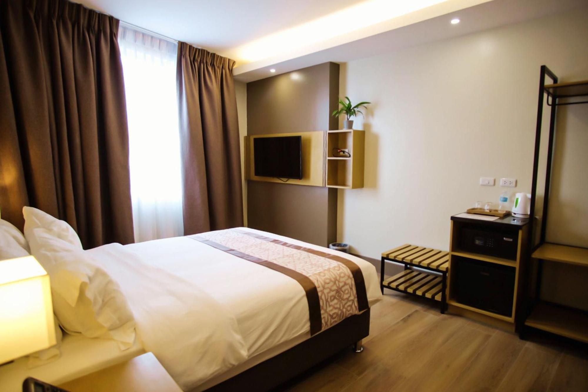 Citi Park Hotel Cebu Powered By Cocotel Extérieur photo